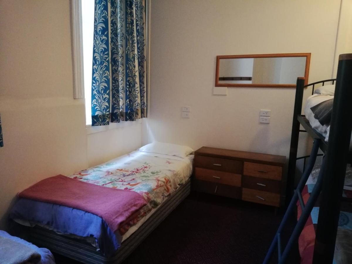 Empire Hotel Backpackers Oamaru Εξωτερικό φωτογραφία