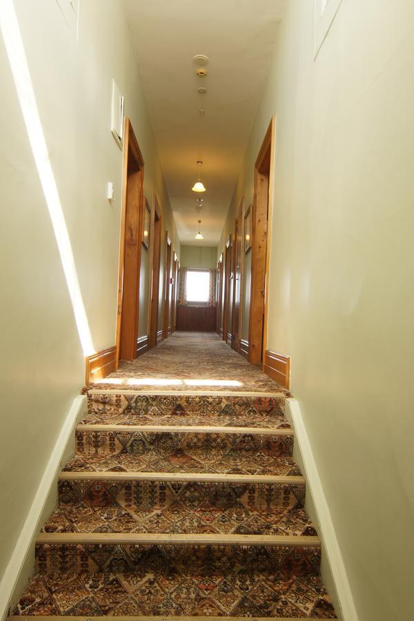 Empire Hotel Backpackers Oamaru Εξωτερικό φωτογραφία