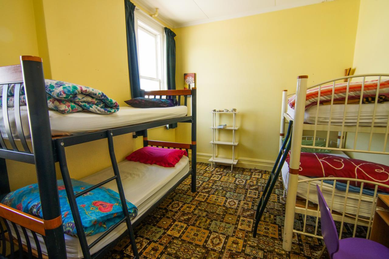 Empire Hotel Backpackers Oamaru Εξωτερικό φωτογραφία