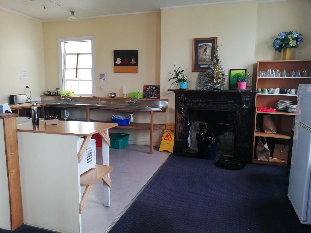 Empire Hotel Backpackers Oamaru Εξωτερικό φωτογραφία