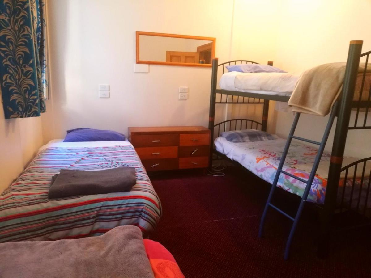 Empire Hotel Backpackers Oamaru Εξωτερικό φωτογραφία