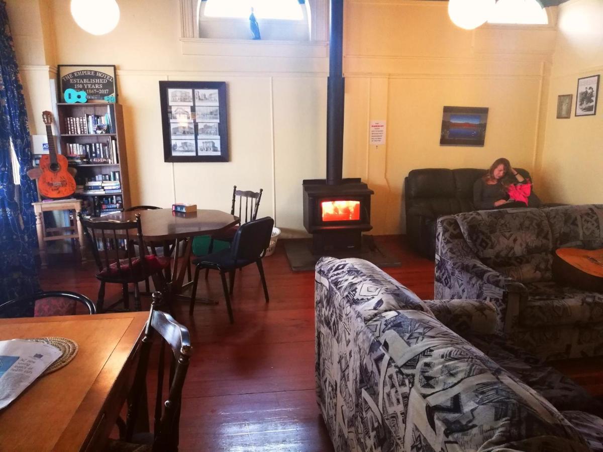 Empire Hotel Backpackers Oamaru Εξωτερικό φωτογραφία
