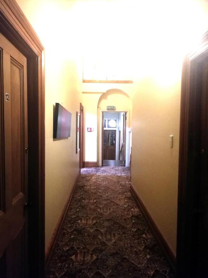 Empire Hotel Backpackers Oamaru Εξωτερικό φωτογραφία